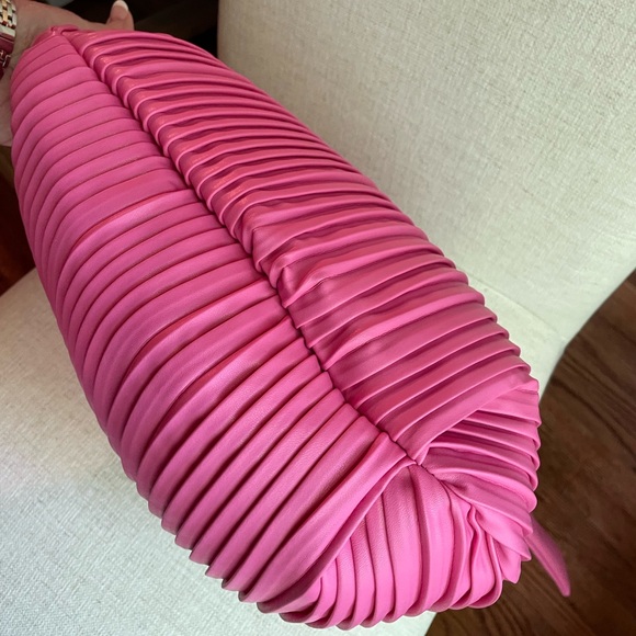 ❌❌SOLD❌❌Kayla & Ava🎉PRICE DROP🎉Pink Pleated Hobo Bag - Picture 5 of 10